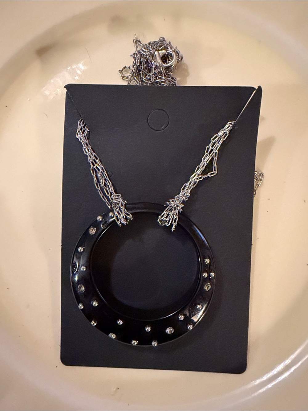 Source Unknown Black Circular Pendant Necklace with Silver Chain